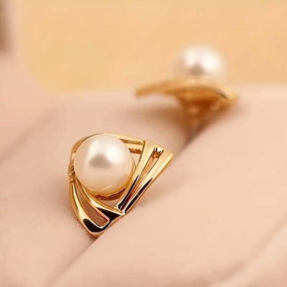 14K Gold Womens Twisted Natural Freshwater White Pearl Stud Earrings New Jewelry - Picture 4 of 6